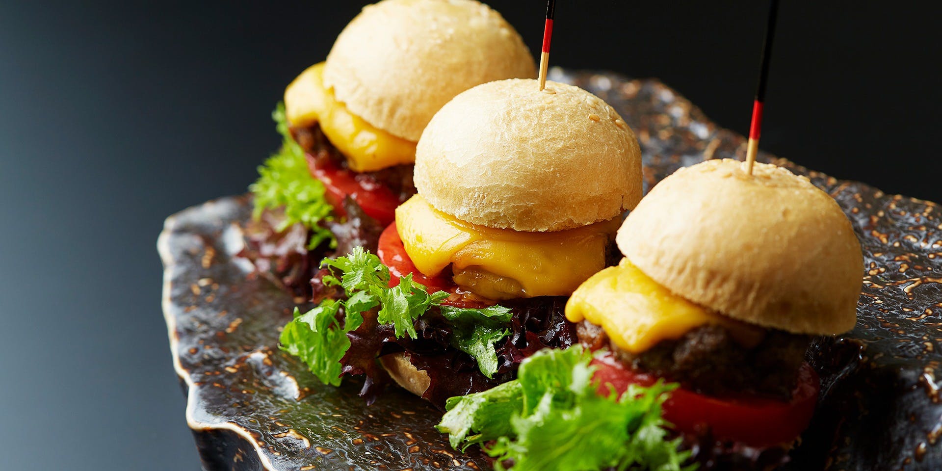 R1 TOKYO Bar&Restaurant