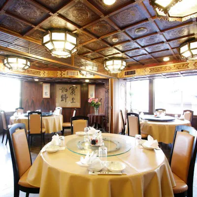 落ち着いた雰囲気の店内