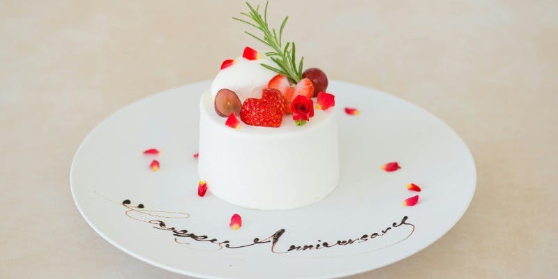 【誕生日やお祝いに】ホールケーキ付きアニバーサリーコース