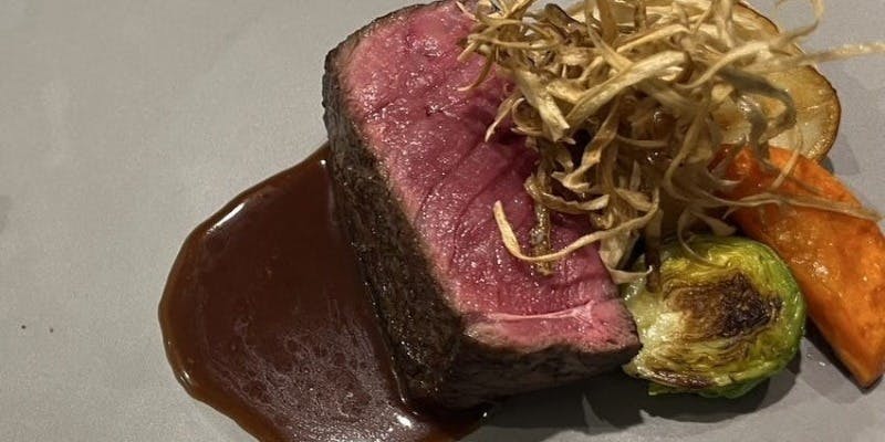 【Menu　Heureusement】ランチ1番人気！メインは和牛赤身ステーキ確約の全8品フルコース　　