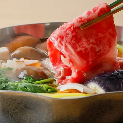 お客様の目の前で仕上げる季節の“だし鍋”