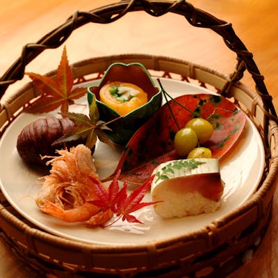 豊富な山海里の恵みを生かした料理