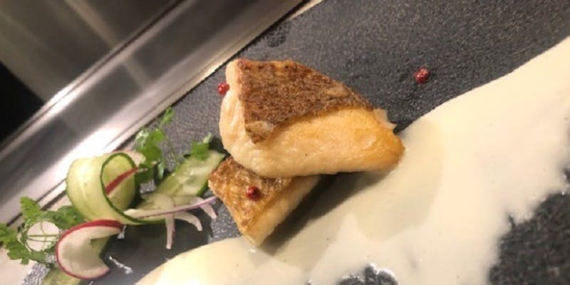 【黒毛和牛フィレステーキ】ステーキ100g、魚のソテー、ガーリックライスなど全8品