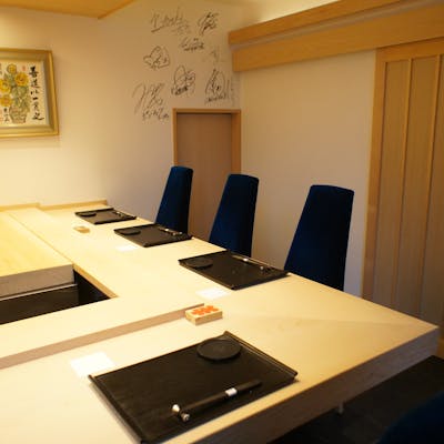 銀座にふさわしい大人の空間