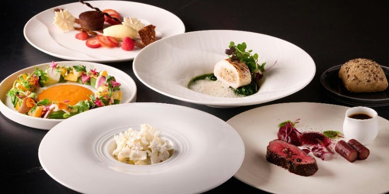 滞在無制限【シンフォニー・オブ・ウェルネス　ランチ】＋季節のパフェ＋食後に厳選紅茶フリーフロー