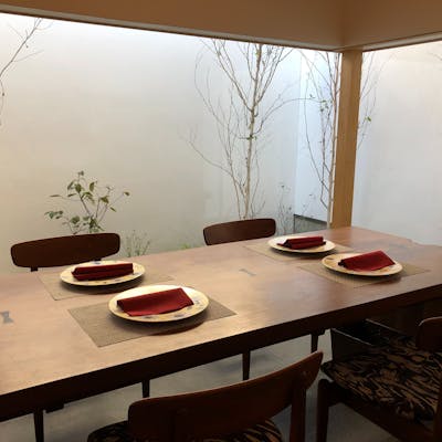 洗練された雰囲気の店内