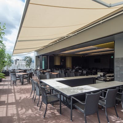 ラグジュアリーで開放的な空間