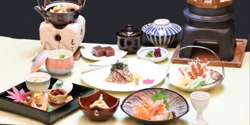 【会席料理：高雄】食前酒、前菜、油物、蒸し物など全9品（大浴場での入浴付）