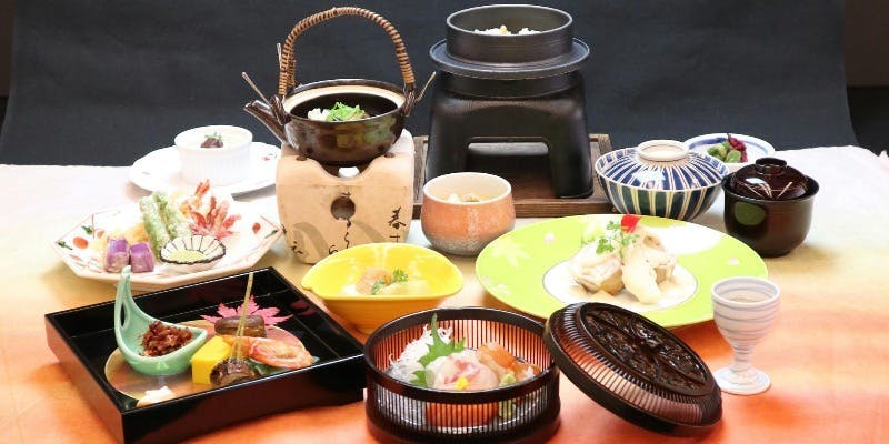 【会席料理：高雄】食前酒、前菜、油物、蒸し物など全9品（大浴場での入浴付）