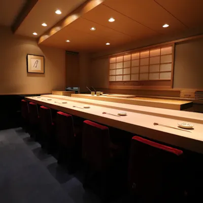 落ち着いた雰囲気の店内