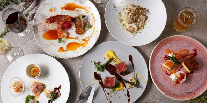 忘新年会にもおすすめフリーフローと楽しむプレミアムコース＋2時間飲み放題（2～8名）