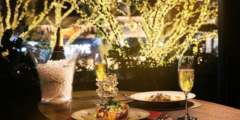 【表参道イルミネーション2025】ケヤキ並木イルミネーション一望！ディナーコース＋モエシャンドンで乾杯！