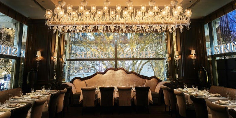 【個室確約】忘新年会にもおすすめフリーフローと楽しむカジュアルコース＋2時間飲み放題（10～32名）