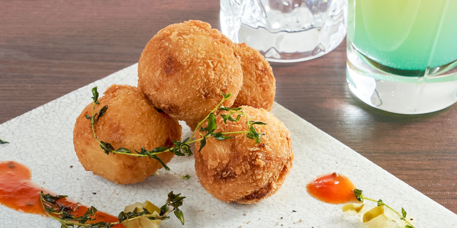 花岡 DINING and BAR