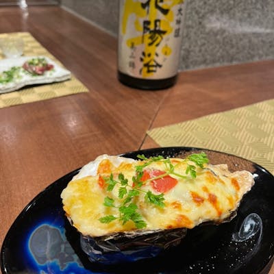 豊富に取りそろえるこだわりの地酒