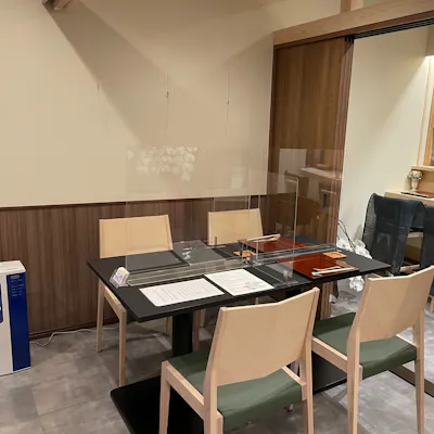 都会の喧騒から離れた大人の隠れ家