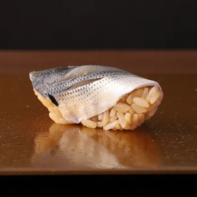 熟練の握りと逸品料理