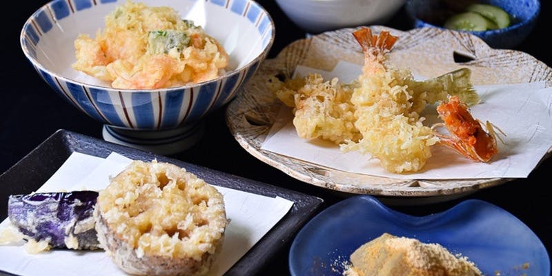 天ぷらコース【凪】巻海老の天ぷら、かき揚げ、野菜三品などが味わえる全6品