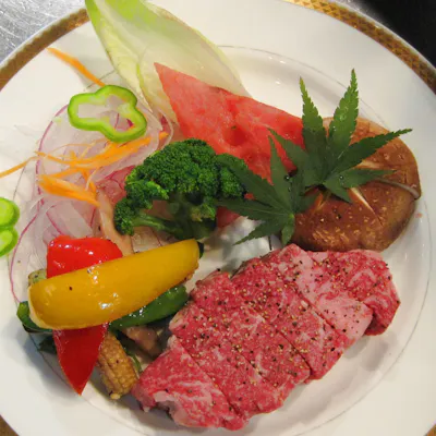 厳選された国産和牛とその日の旬の食材をお愉しみ