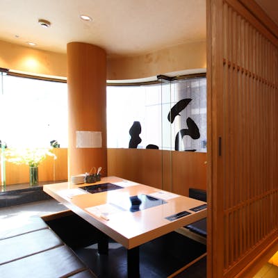 和モダンの落ち着いた空間