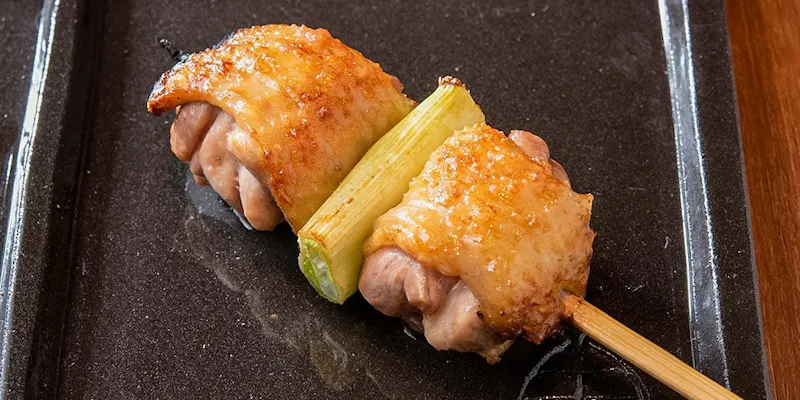 桜木町 地元で愛される焼き鳥6選 カリフワの絶品鳥皮や 売り切れ必至の 満州焼鳥 まで Favy ファビー 桜木町 地元で愛される焼き鳥6選 カリフワの絶品鳥皮や 売り切れ必至の 満州焼鳥 まで Favy ファビー