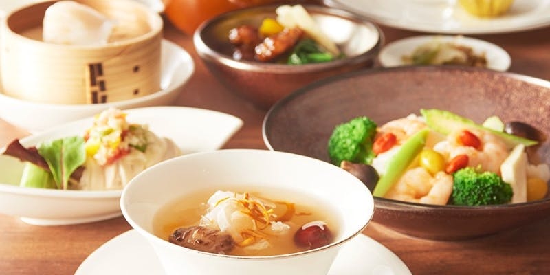 【朱雀席コース】北京ダック、ふかひれの濃湯蒸しスープ、他デザート付