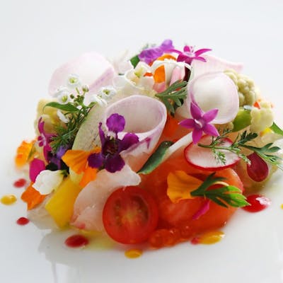 専属のソムリエが厳選するワイン