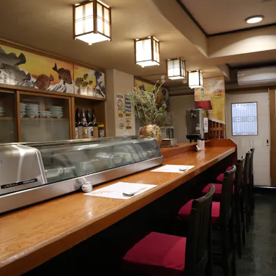 落ち着いた雰囲気の店内
