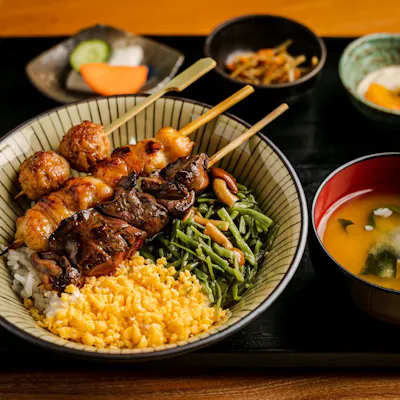 秘伝のタレと備長炭で焼き上げる自慢の焼鳥