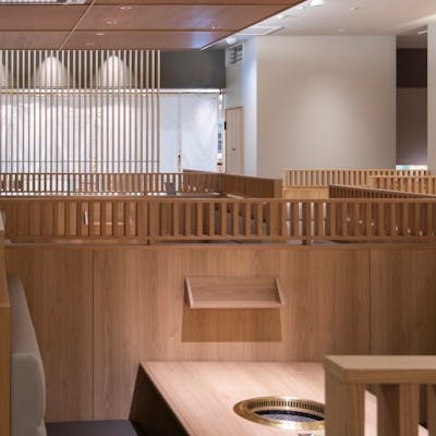 落ち着いた雰囲気の店内