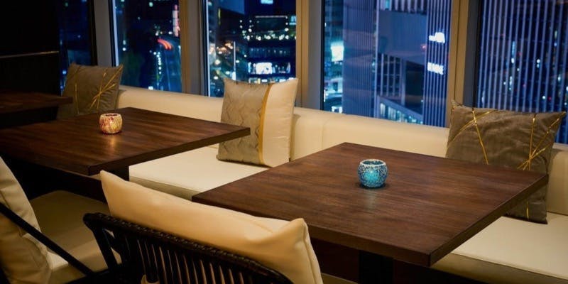 【SEANAコース】季節限定の前菜盛り合わせ、ソフトシェルシュリンプの焼飯等全10品＋食後のカフェ