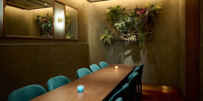 【Special Course】特大ハラミステーキとタイ風ローストチキン Wメイン＋2時間飲み放題（忘新年会特別割）