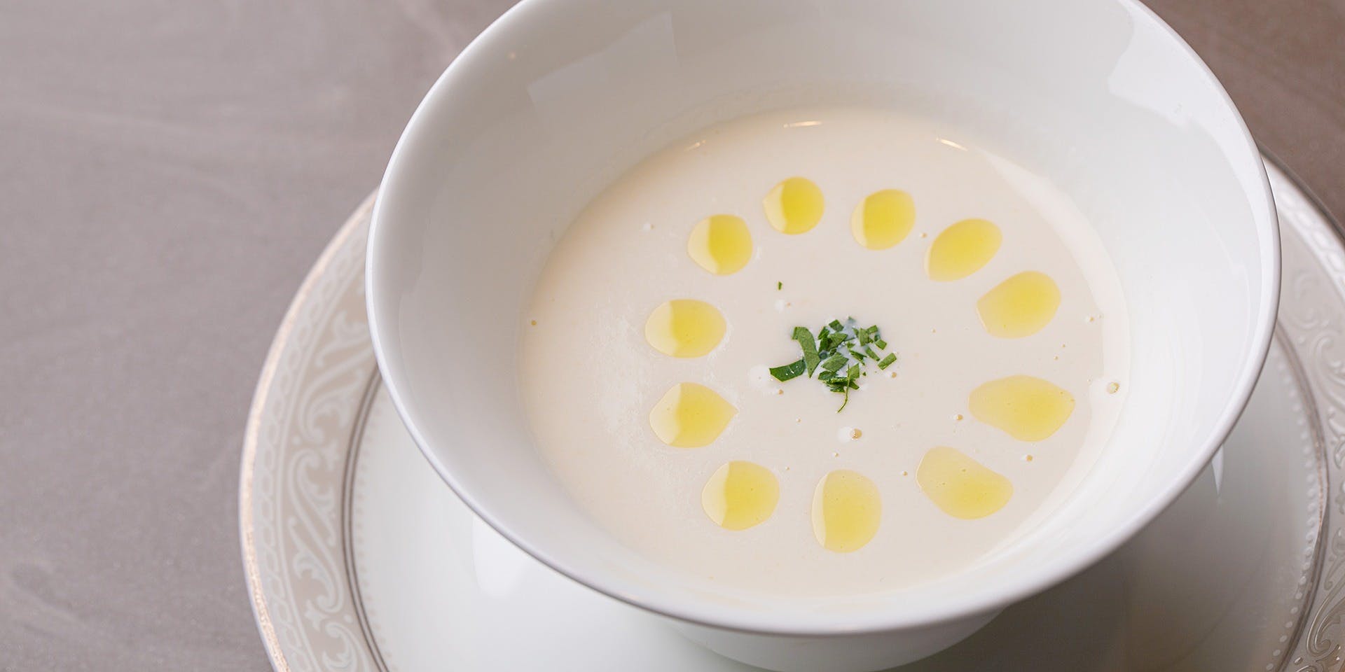 富小路 RAKU（ラク）