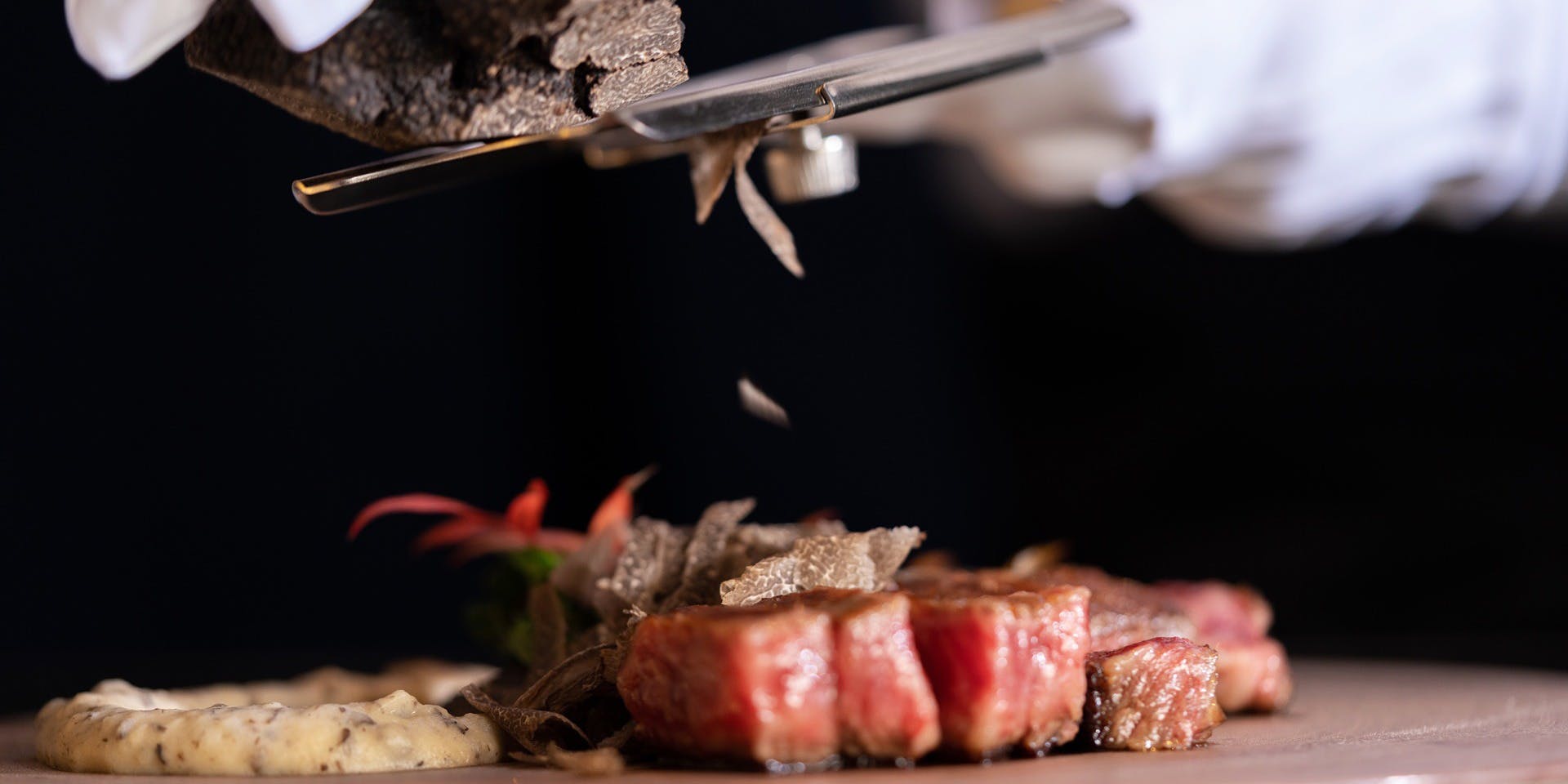 丑花 ウシハナ 表参道 南青山 高級鉄板焼肉 一休 Comレストラン