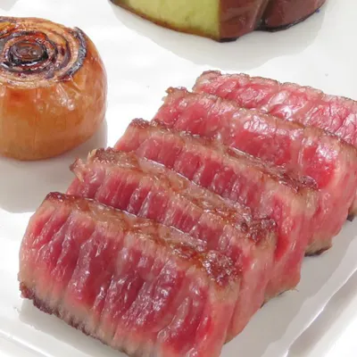 厳選食材を活かした鉄板焼