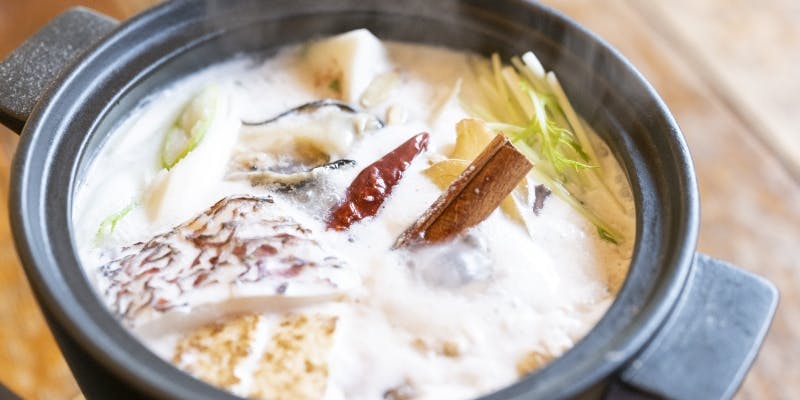 【BIKATSU薬膳鍋コース（秋）】アミューズ、2つの味を楽しめるお鍋、デザート等（2ドリンク付／一休限定）