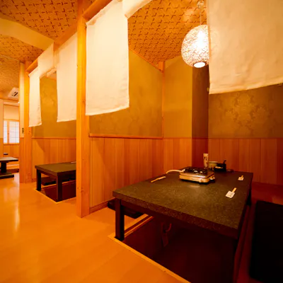 間接照明がオシャレな店内