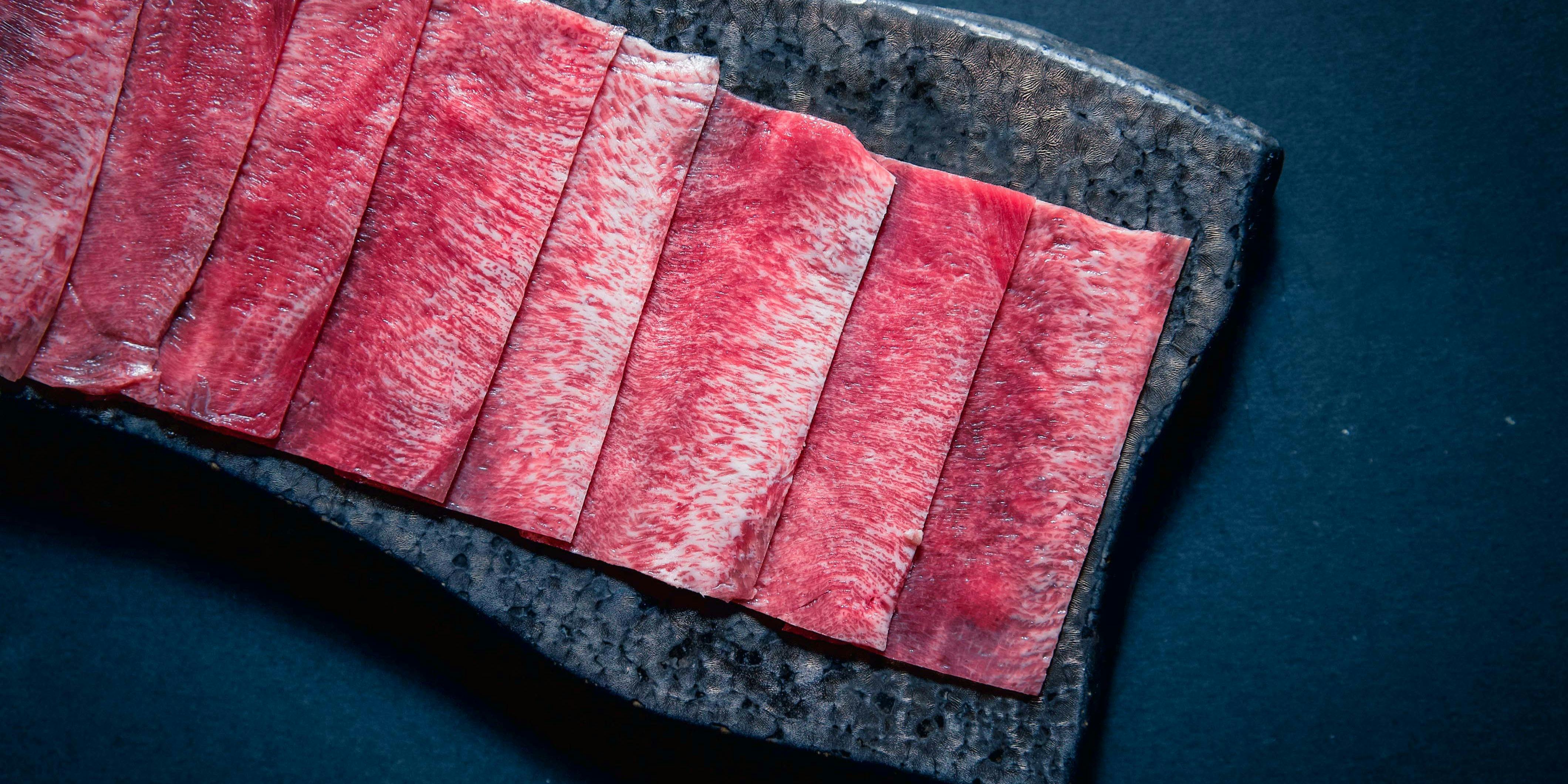 肉 听 三条木屋町店 【神戸牛コース】前菜、肉刺し、黒毛和牛＆神戸牛の焼物、選べる食事など全8品 ディナー プラン(12034469)・メニュー