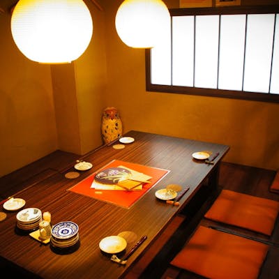 木の温もりあふれる落ち着いた空間