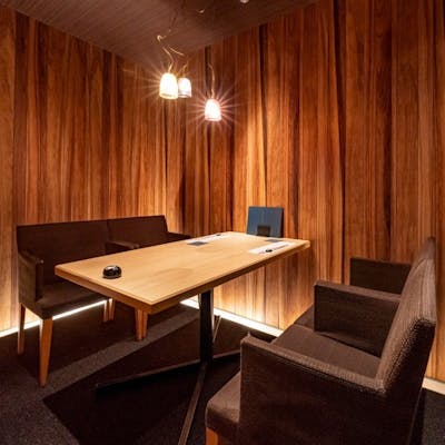 日本庭園の趣がある個室を完備