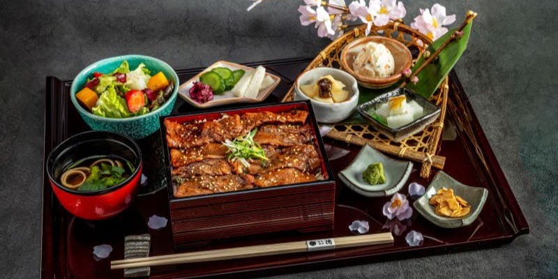 256黒毛和牛焼肉特上盛合せ ds135-136_eyecatch.jpg
