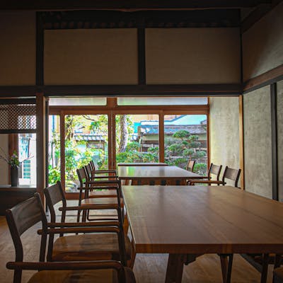 洗練された和の情緒があふれる空間
