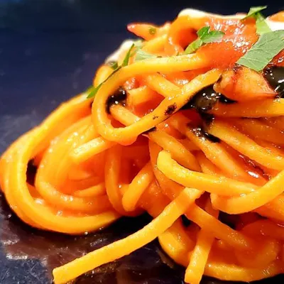四季折々の旬の食材を取り入れた彩り豊かな料理