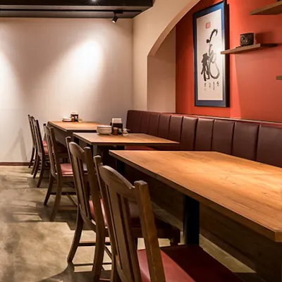 落ち着いた雰囲気の店内