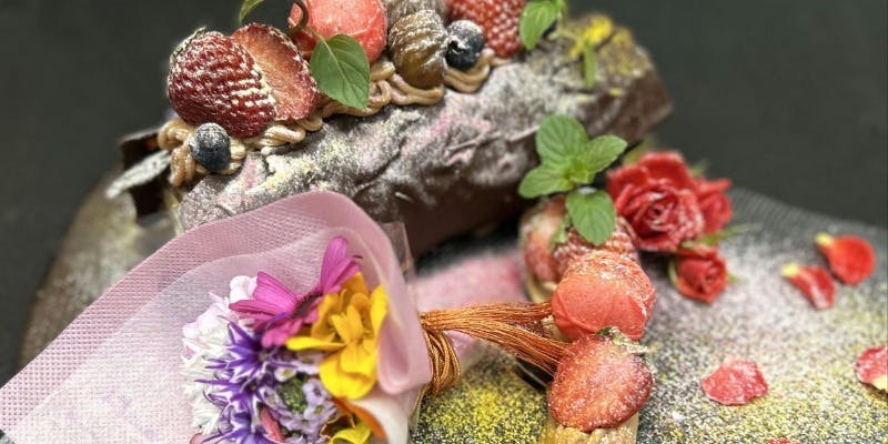 一休限定 アニバーサリープラン　特別ケーキ ミニブーケ付き＋ブーケの贈り物