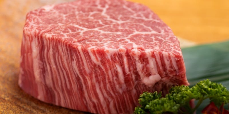 【Xmas限定】極上厚切り米沢牛A5シャトーブリアン＋焼肉6種など全11品＋Xmasデザート＋100分飲み放題