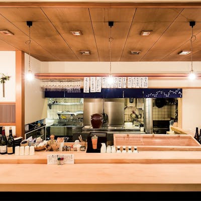 落ち着いた雰囲気の店内