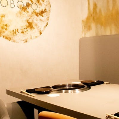 落ち着いた雰囲気の店内