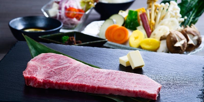 【近江牛ステーキコース～ロース～】サラダ、焼き野菜、デザートなど（お肉210g・3階半個室）
