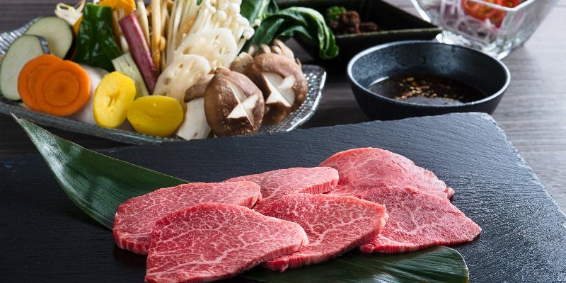 【近江牛特選焼肉コース～ヒレ～】サラダ、焼き野菜、デザートなど（お肉200g・2階半個室）
